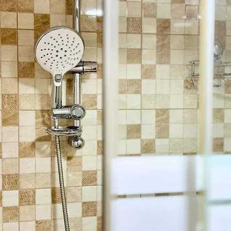 Apartment Charm 1a *