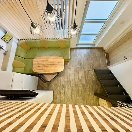Apartment Charm 1a *